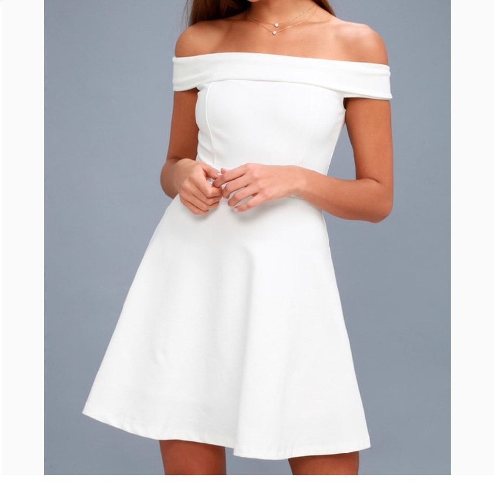 NWT Lulu’s Off the Shoulder Dress